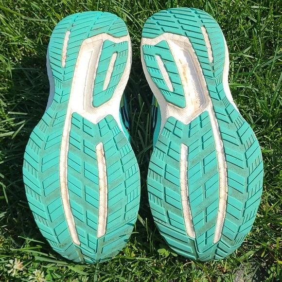 Saucony Triumph 19 W size 7 - Picture 9 of 14